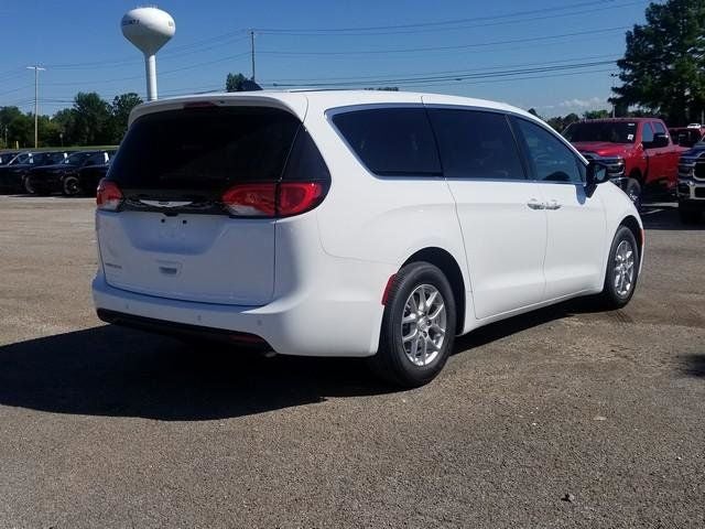 2026 Chrysler Voyager LX