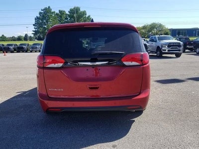 2026 Chrysler Voyager LX