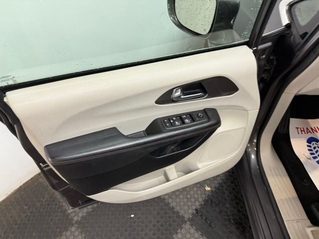 2020 Chrysler Pacifica Touring