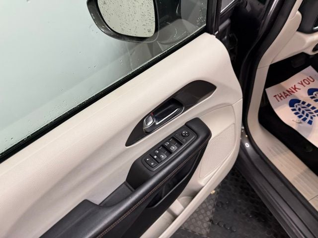 2020 Chrysler Pacifica Touring