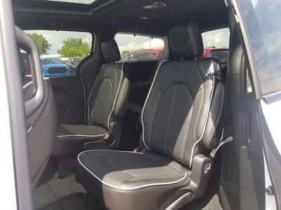 2027 Chrysler Pacifica Limited