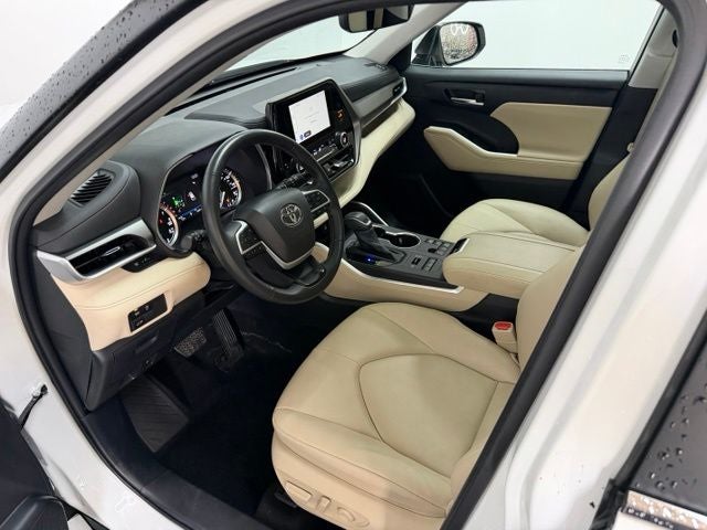 2025 Toyota Highlander XLE