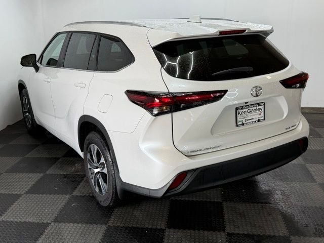 2025 Toyota Highlander XLE