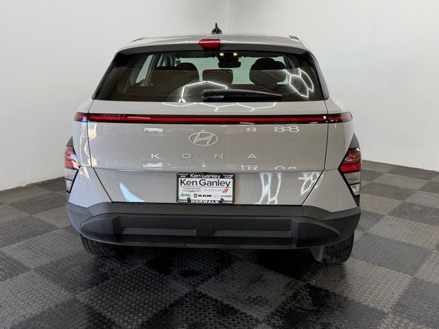2025 Hyundai Kona SE