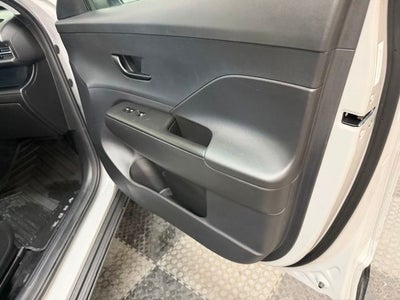 2025 Hyundai Kona SE