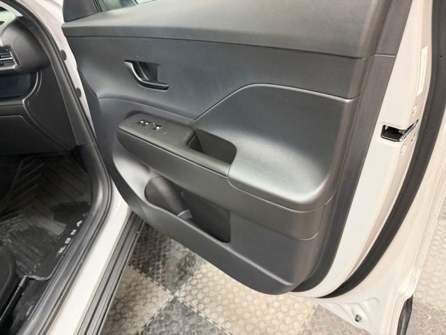 2025 Hyundai Kona SE