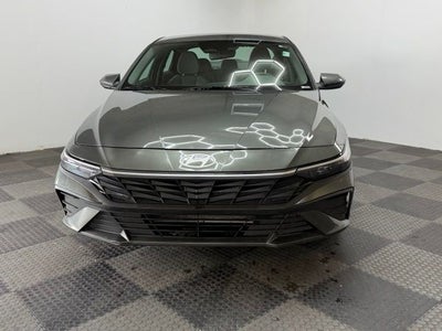 2025 Hyundai Elantra SE