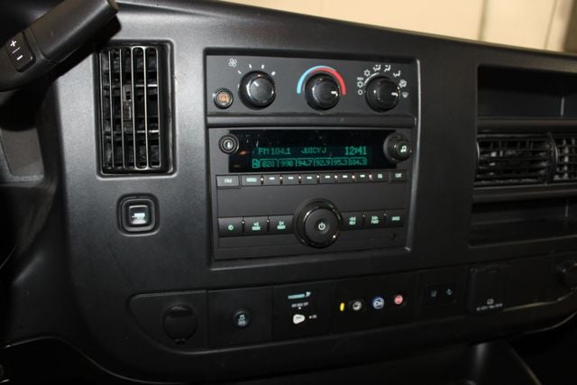 2025 Chevrolet Express 3500 LT Passenger