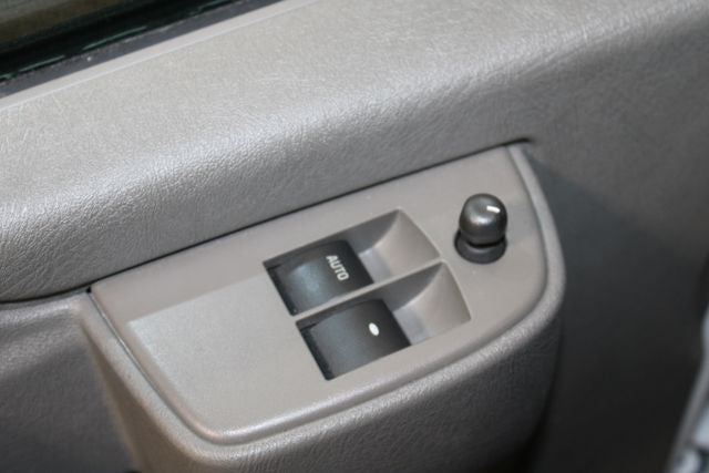 2025 Chevrolet Express 3500 LT Passenger