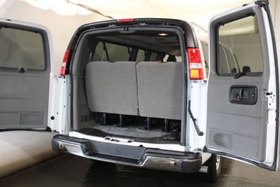 2025 Chevrolet Express 3500 LT Passenger