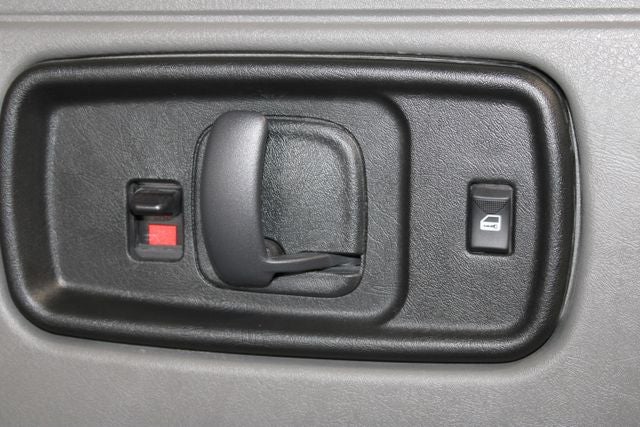 2025 Chevrolet Express 3500 LT Passenger