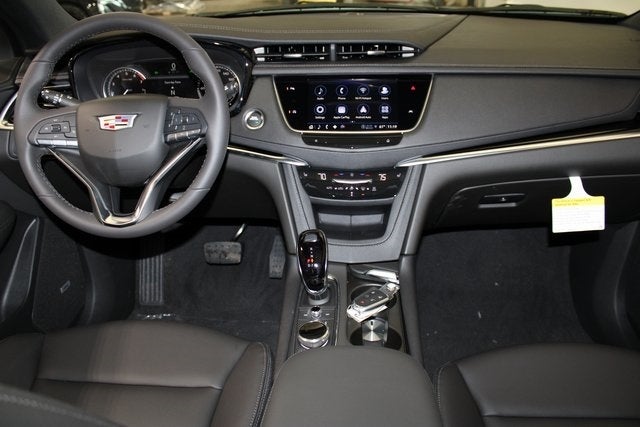 2025 Cadillac XT6 Luxury