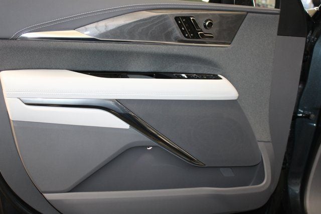2025 Cadillac ESCALADE IQ Luxury 1
