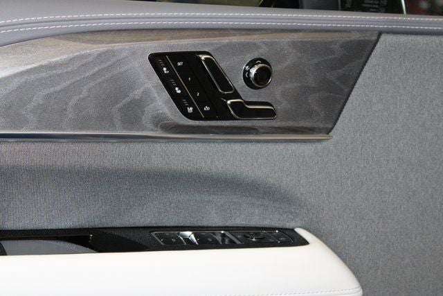 2025 Cadillac ESCALADE IQ Luxury 1