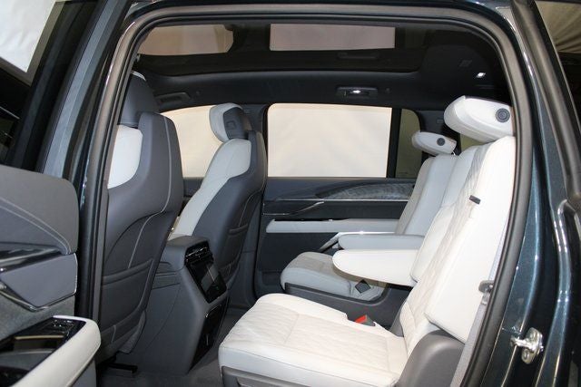 2025 Cadillac ESCALADE IQ Luxury 1