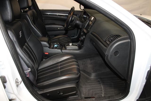 2016 Chrysler 300 S