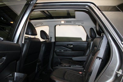 2022 Nissan Pathfinder Platinum