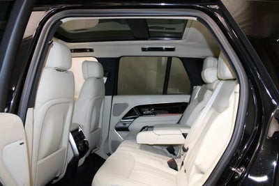 2025 Land Rover Range Rover SE