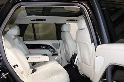 2025 Land Rover Range Rover SE