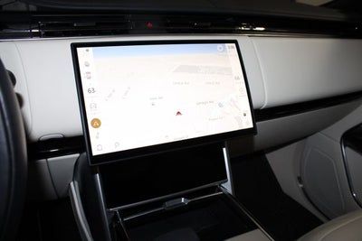 2025 Land Rover Range Rover SE