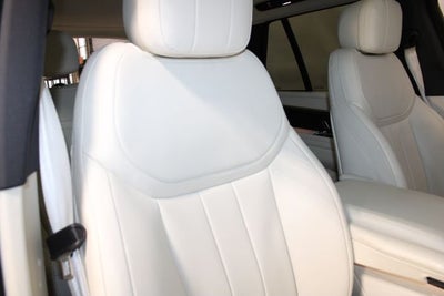 2025 Land Rover Range Rover SE