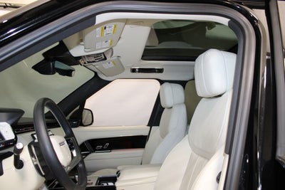 2025 Land Rover Range Rover SE