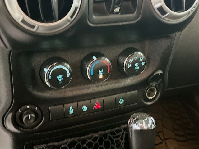 2015 Jeep Wrangler Unlimited Sahara w/ REMOTE START