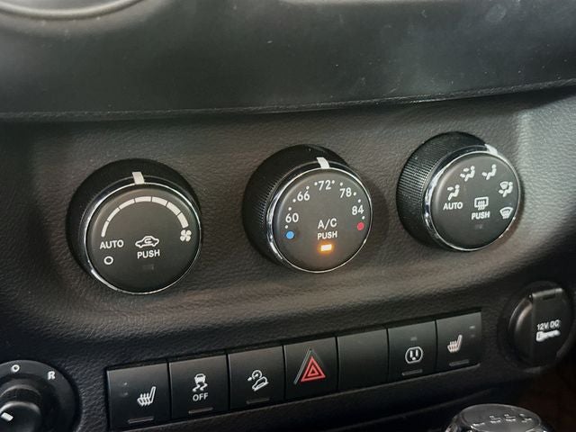 2016 Jeep Wrangler Unlimited Rubicon w/ CLEAN CARFAX
