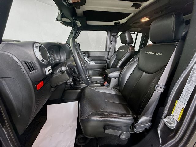 2016 Jeep Wrangler Unlimited Rubicon w/ CLEAN CARFAX