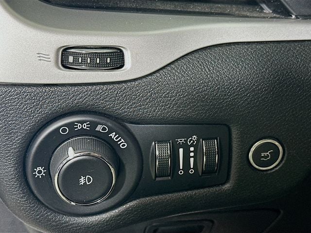 2015 Jeep Cherokee Trailhawk ONLY 50K MILES