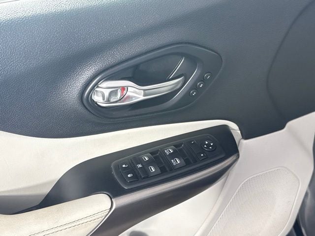 2019 Jeep Cherokee Limited w/ PANO ROOF