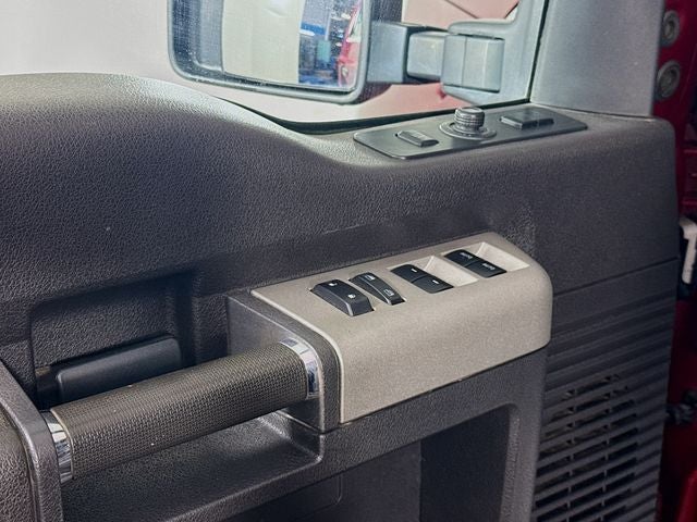 2016 Ford F-350SD Lariat w/ PWR MOONROOF