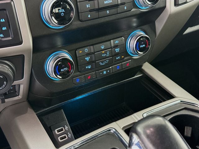 2020 Ford F-150 Lariat w/ PANO MOONROOF