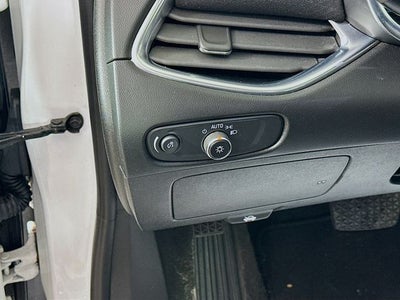 2021 Chevrolet Malibu LT w/ HEATED SEATS