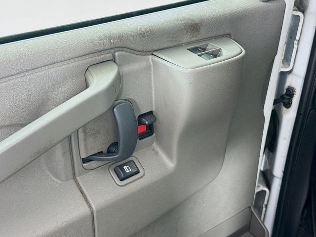 2017 Chevrolet Express 2500 LT Passenger