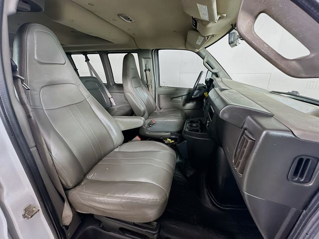 2022 Chevrolet Express 3500 LS Passenger