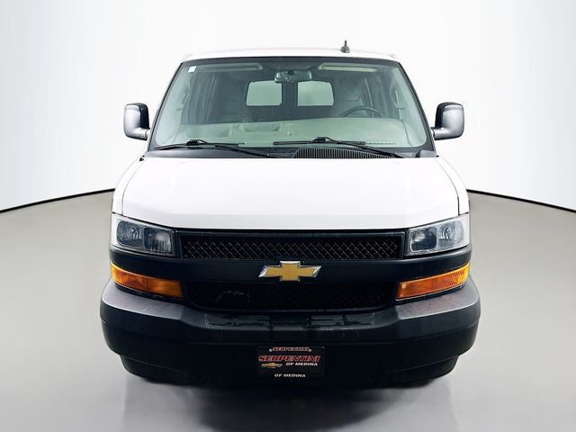 2022 Chevrolet Express 3500 LS Passenger