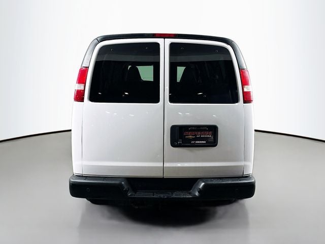 2022 Chevrolet Express 3500 LS Passenger