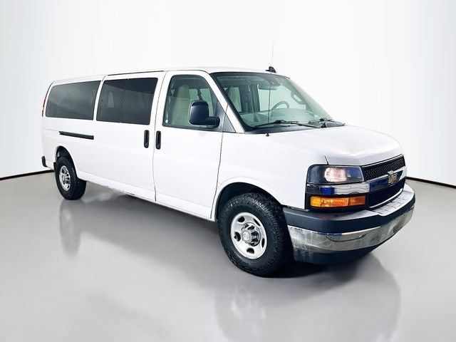 2020 Chevrolet Express 3500 LT 12 Passenger w/ CLEAN CARFAX