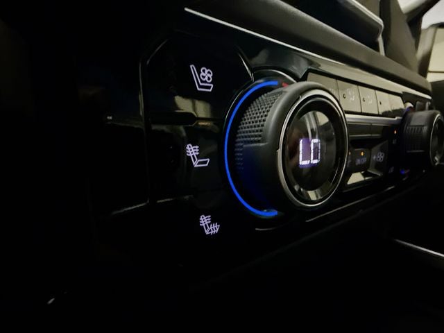 2025 Chevrolet Silverado 3500HD LTZ w/ SURROUND VISION