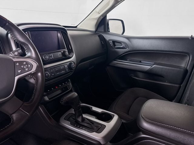 2020 Chevrolet Colorado LT w/ APPLE CARPLAY