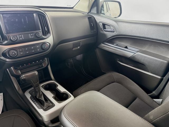 2020 Chevrolet Colorado LT w/ APPLE CARPLAY