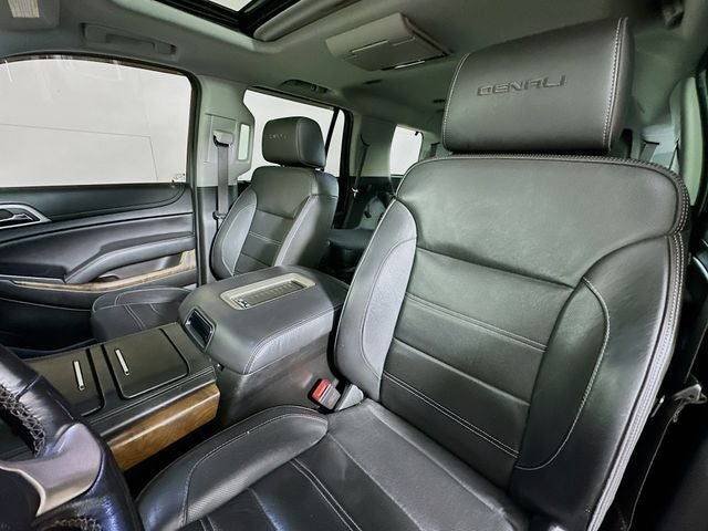 2018 GMC Yukon Denali 4WD w/ HEATED LEATHER