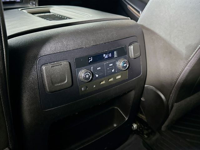 2018 GMC Yukon Denali 4WD w/ HEATED LEATHER