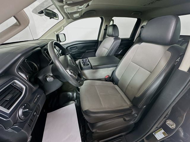 2019 Nissan Titan S ONLY 39K MILES!!!