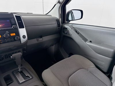 2017 Nissan Frontier SV 4WD w/ CLEAN CARFAX