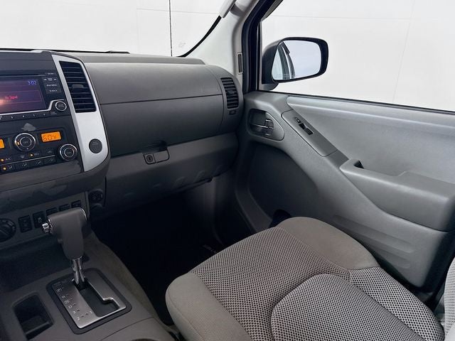 2017 Nissan Frontier SV 4WD w/ CLEAN CARFAX