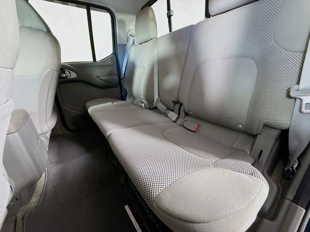 2017 Nissan Frontier SV 4WD w/ CLEAN CARFAX