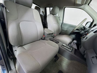 2017 Nissan Frontier SV 4WD w/ CLEAN CARFAX