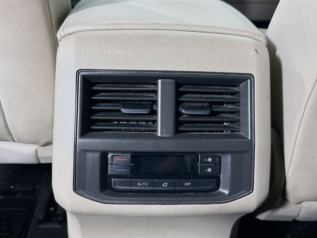 2023 Volkswagen Atlas SEL AWD w/ HEATED SEATS